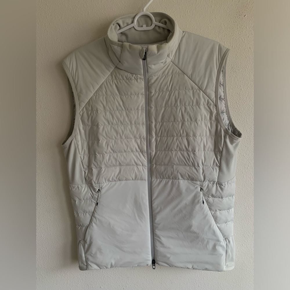 Lululemon Gray Men’s Down For It All Puffer Vest Size Medium Goose Down Bone